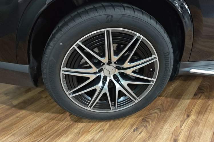Used Mercedes-Benz GLC AMG 2025 AMG GLC 43 4MATIC Right Rear Wheel Hub