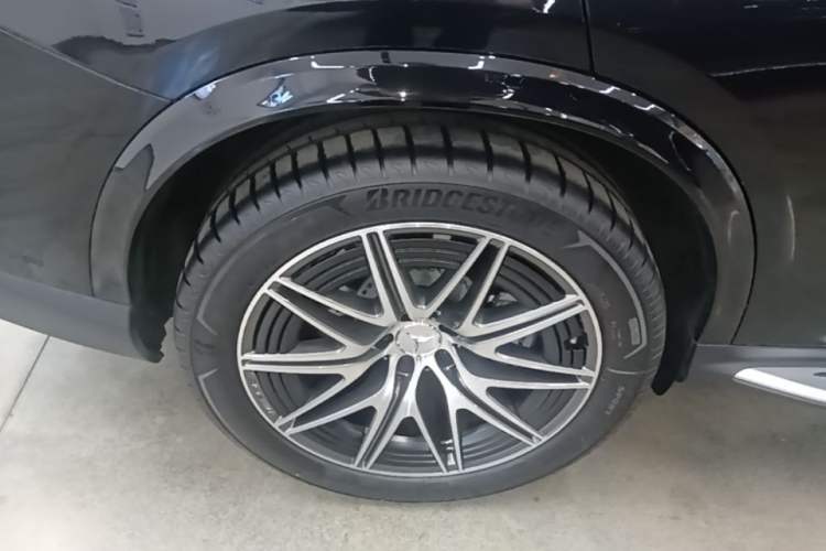 Used Mercedes-Benz GLC AMG 2025 AMG GLC 43 4MATIC Right Rear Wheel Hub