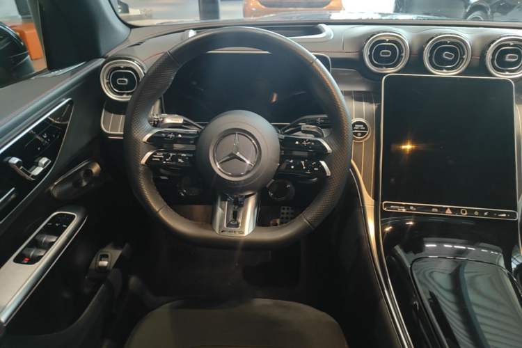Used Mercedes-Benz GLC AMG 2025 AMG GLC 43 4MATIC Steering Wheel
