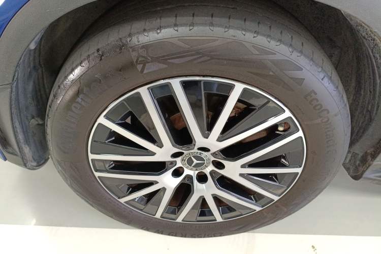 Used Mercedes-Benz GLC Coupe 2023 GLC 300 4MATIC Coupe SUV Exterior 3