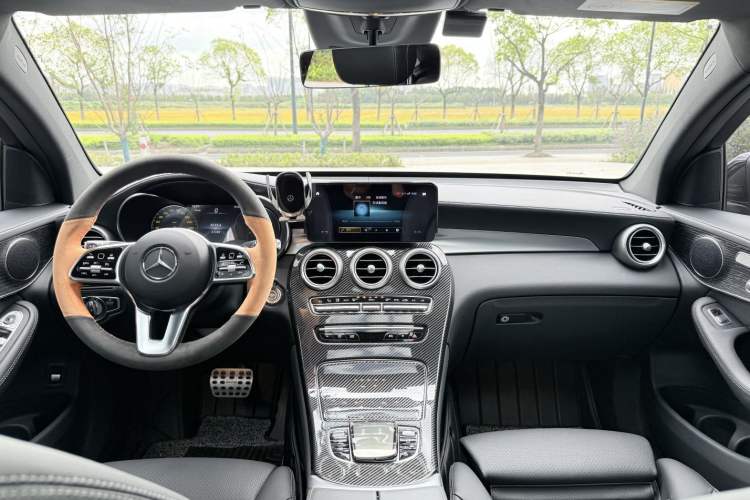 Used Mercedes-Benz GLC Coupe 2023 GLC 300 4MATIC Coupe SUV Interior 3