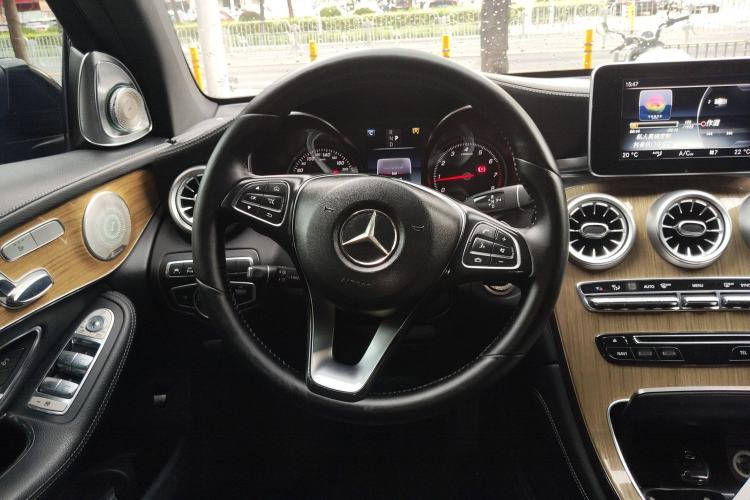 Used Mercedes-Benz GLC Coupe 2017 GLC 260 4MATIC Coupe SUV Steering Wheel