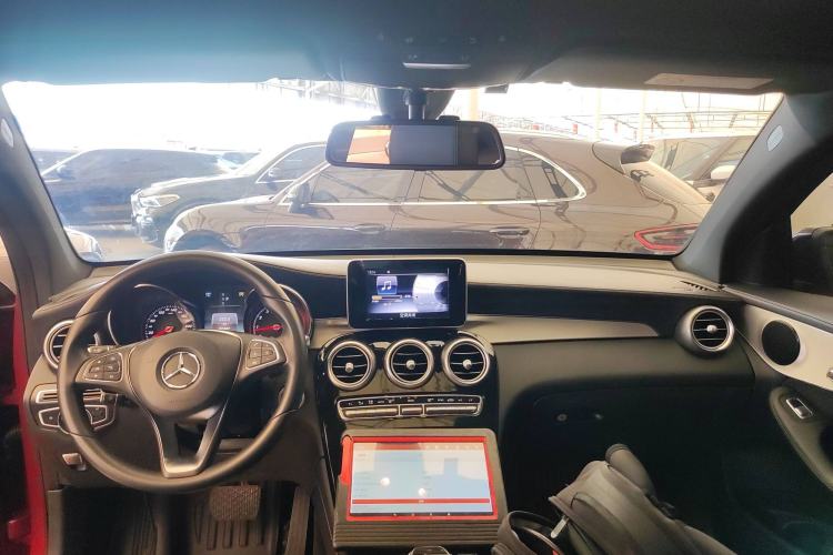 Used Mercedes-Benz GLC Coupe 2017 GLC 200 4MATIC Coupe SUV Center Console