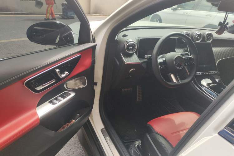 Used Mercedes-Benz GLC Coupe 2024 GLC 300 4MATIC Coupe SUV Driver Seat