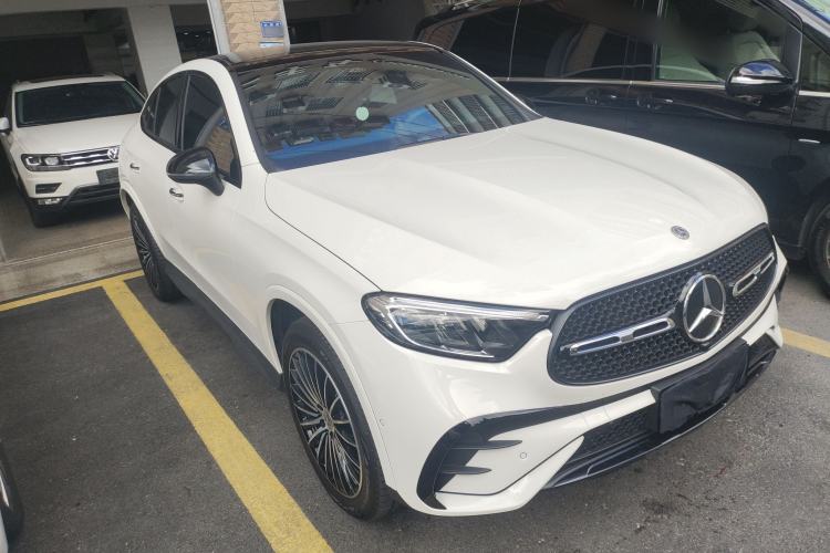 Used Mercedes-Benz GLC Coupe 2024 GLC 300 4MATIC Coupe SUV Front Right 45 Deg