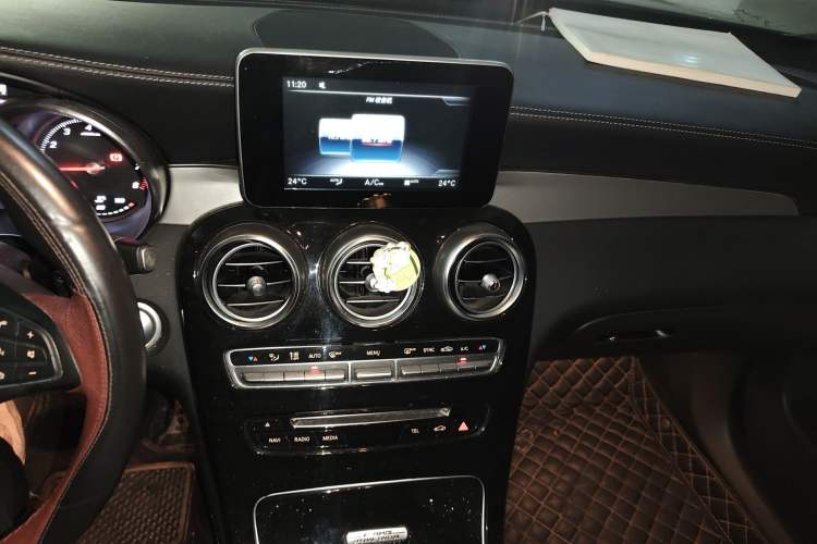 Used Mercedes-Benz GLC Coupe 2017 GLC 200 4MATIC Coupe SUV Audio And AC Panel