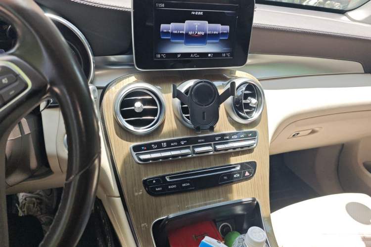Used Mercedes-Benz GLC Coupe 2017 GLC 260 4MATIC Coupe SUV Audio And AC Panel