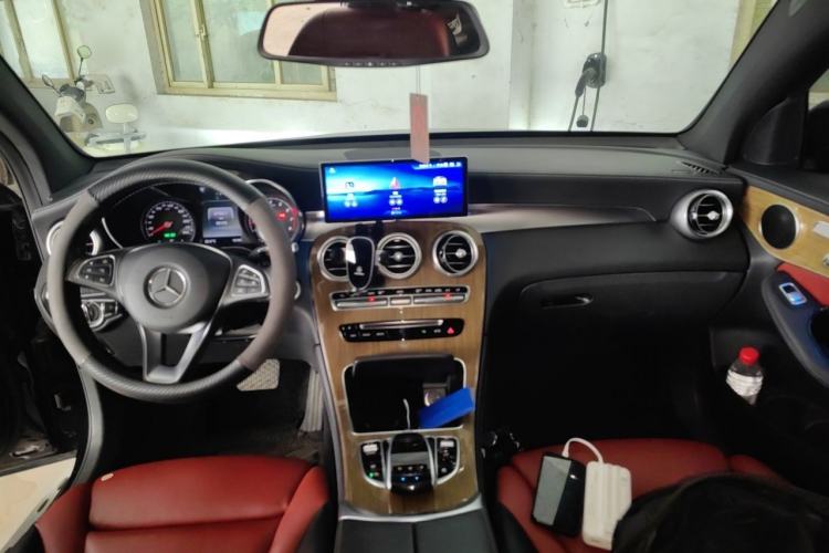 Used Mercedes-Benz GLC Coupe 2017 GLC 260 4MATIC Coupe SUV Center Console