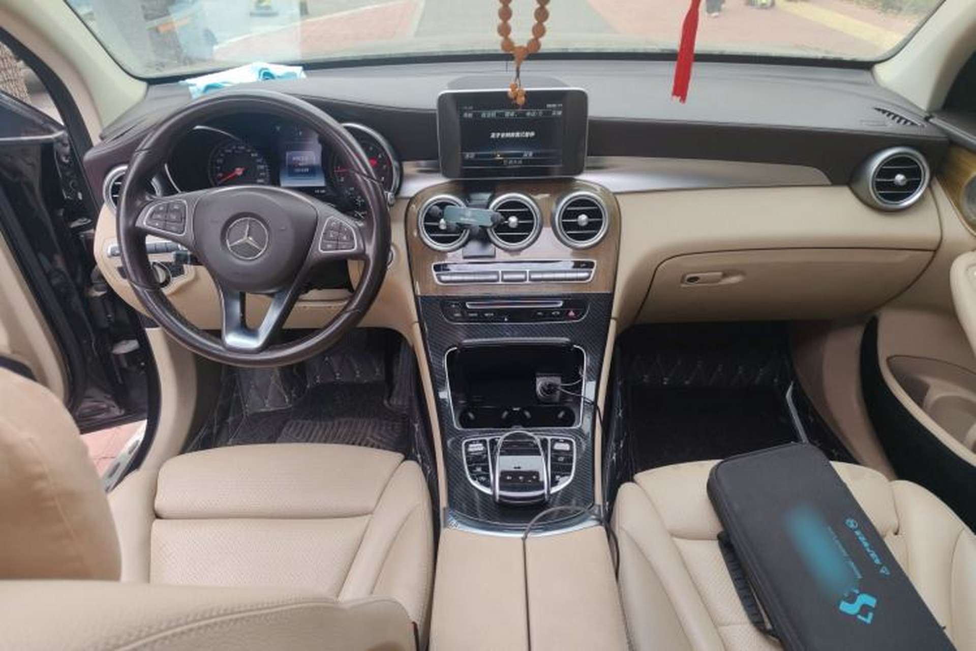 Used Mercedes-Benz GLC Coupe 2017 GLC 260 4MATIC Coupe SUV Center Console