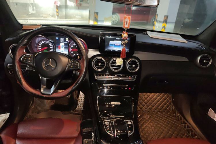 Used Mercedes-Benz GLC Coupe 2017 GLC 200 4MATIC Coupe SUV Center Console