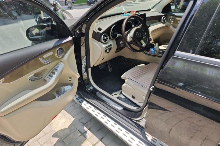 Used Mercedes-Benz GLC Coupe 2017 GLC 260 4MATIC Coupe SUV Driver Seat