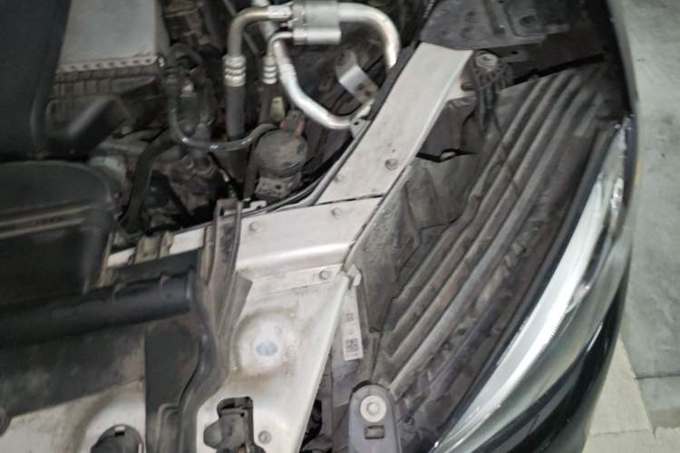 Used Mercedes-Benz GLC Coupe 2017 GLC 260 4MATIC Coupe SUV Engine Bay Left