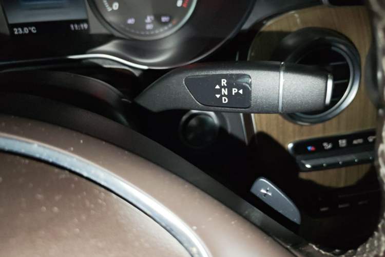 Used Mercedes-Benz GLC Coupe 2017 GLC 260 4MATIC Coupe SUV Gear Lever