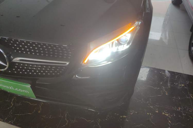 Used Mercedes-Benz GLC Coupe 2017 GLC 200 4MATIC Coupe SUV Left Front Headlight