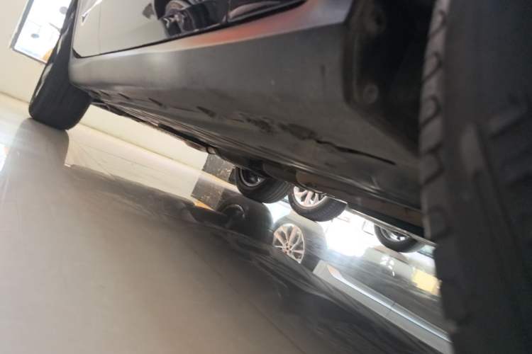 Used Mercedes-Benz GLC Coupe 2017 GLC 200 4MATIC Coupe SUV Right Side Sill