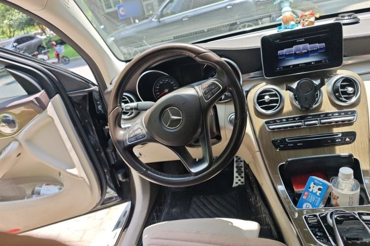 Used Mercedes-Benz GLC Coupe 2017 GLC 260 4MATIC Coupe SUV Steering Wheel