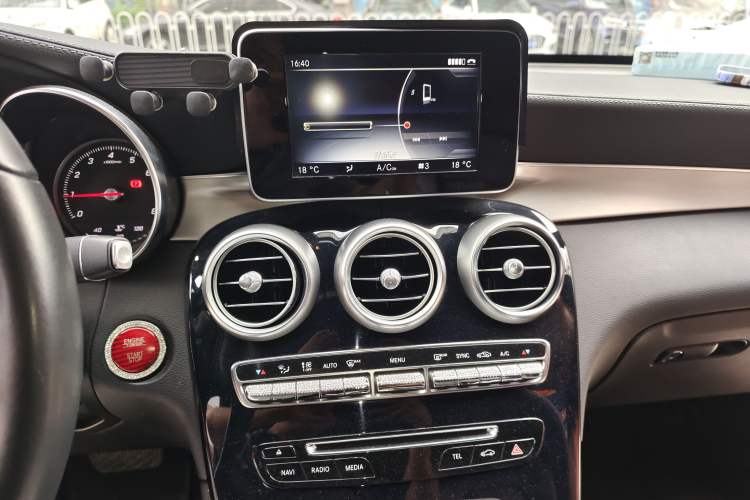 Used Mercedes-Benz GLC Coupe 2017 GLC 200 4MATIC Coupe SUV Audio And AC Panel