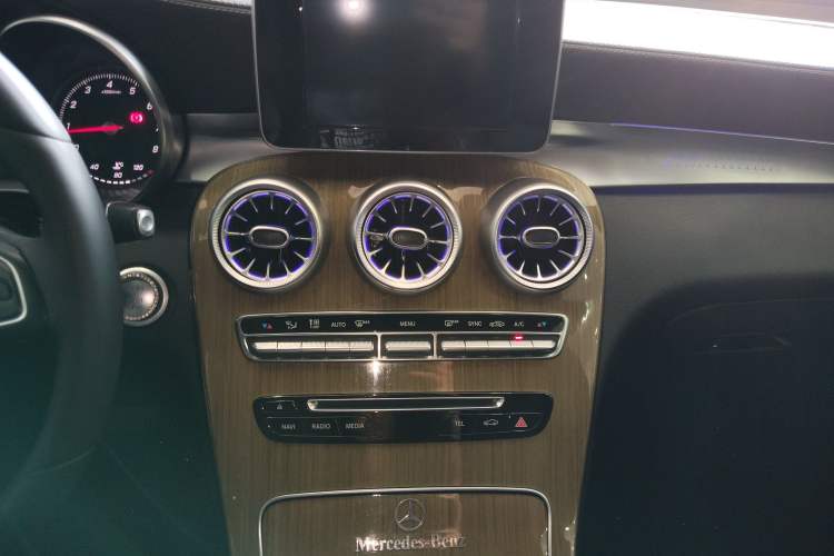 Used Mercedes-Benz GLC Coupe 2017 GLC 260 4MATIC Coupe SUV Audio And AC Panel