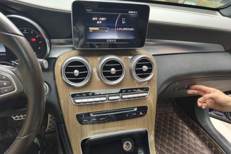 Used Mercedes-Benz GLC Coupe 2017 GLC 260 4MATIC Coupe SUV Audio And AC Panel