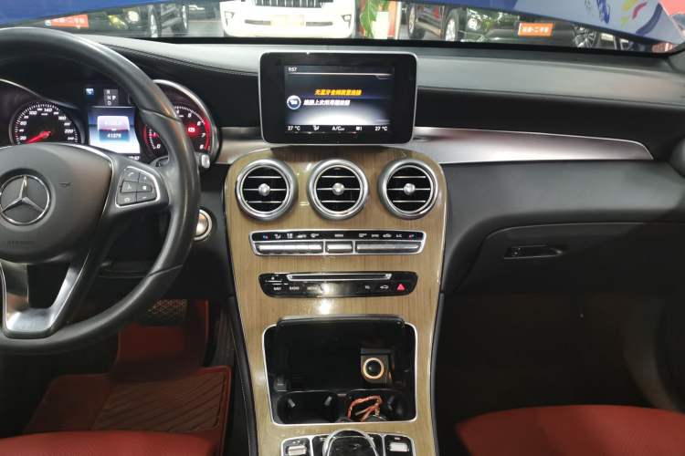 Used Mercedes-Benz GLC Coupe 2017 GLC 260 4MATIC Coupe SUV Audio And AC Panel