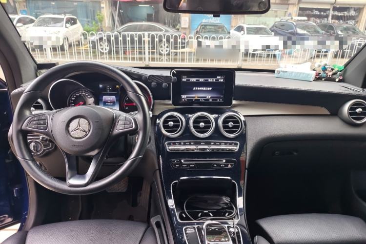 Used Mercedes-Benz GLC Coupe 2017 GLC 200 4MATIC Coupe SUV Center Console