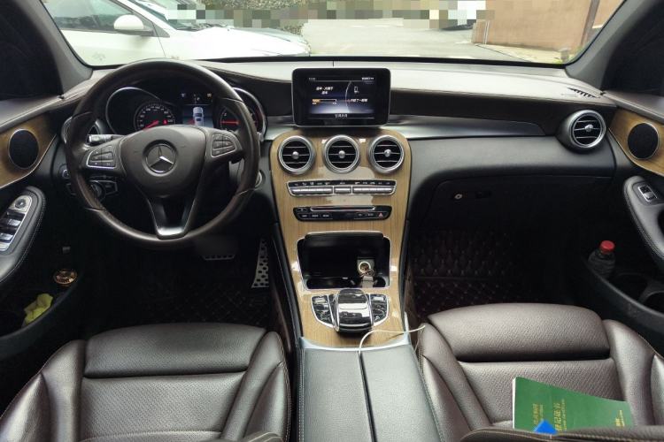 Used Mercedes-Benz GLC Coupe 2017 GLC 260 4MATIC Coupe SUV Center Console