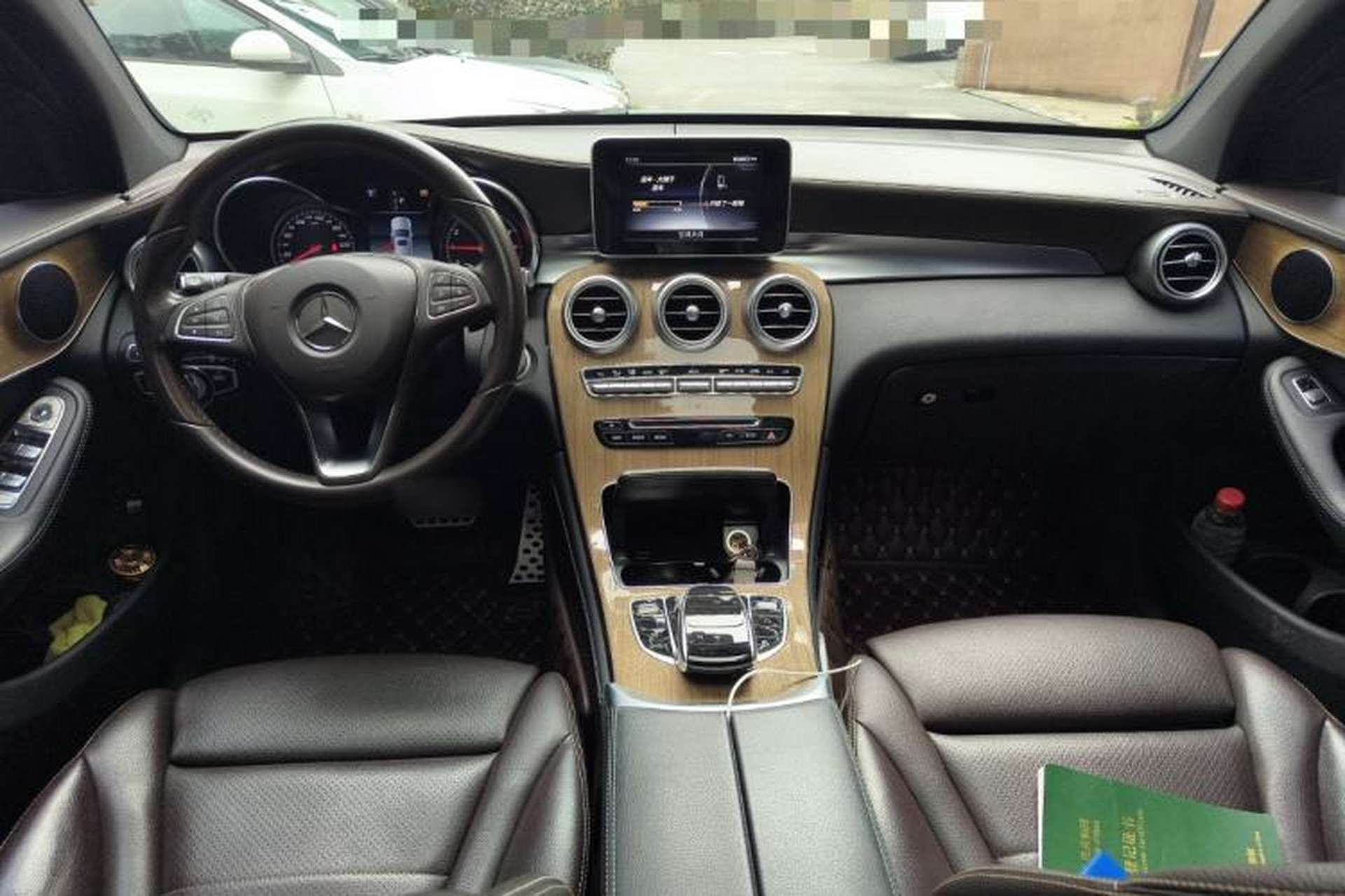 Used Mercedes-Benz GLC Coupe 2017 GLC 260 4MATIC Coupe SUV Center Console