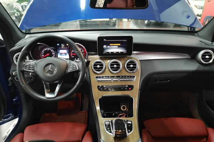 Used Mercedes-Benz GLC Coupe 2017 GLC 260 4MATIC Coupe SUV Center Console