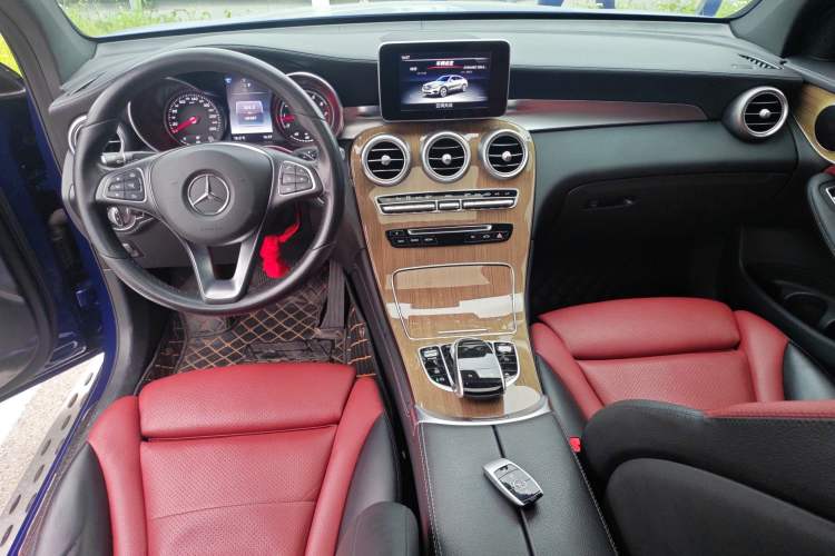 Used Mercedes-Benz GLC Coupe 2017 GLC 260 4MATIC Coupe SUV Center Console