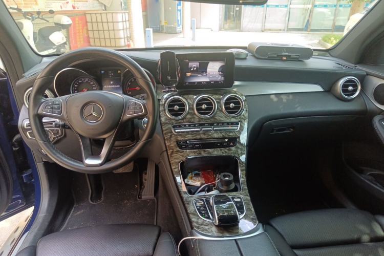 Used Mercedes-Benz GLC Coupe 2017 GLC 200 4MATIC Coupe SUV Center Console
