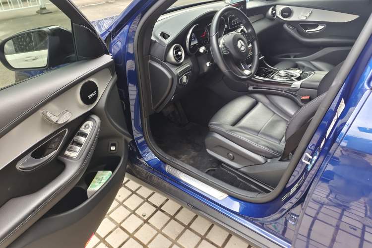 Used Mercedes-Benz GLC Coupe 2017 GLC 200 4MATIC Coupe SUV Driver Seat