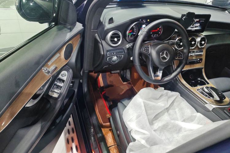 Used Mercedes-Benz GLC Coupe 2017 GLC 260 4MATIC Coupe SUV Driver Seat