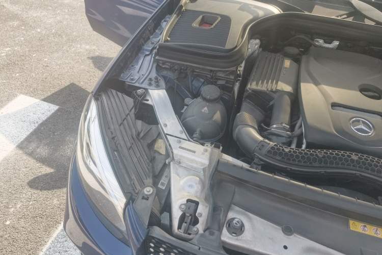 Used Mercedes-Benz GLC Coupe 2017 GLC 200 4MATIC Coupe SUV Engine Bay Right