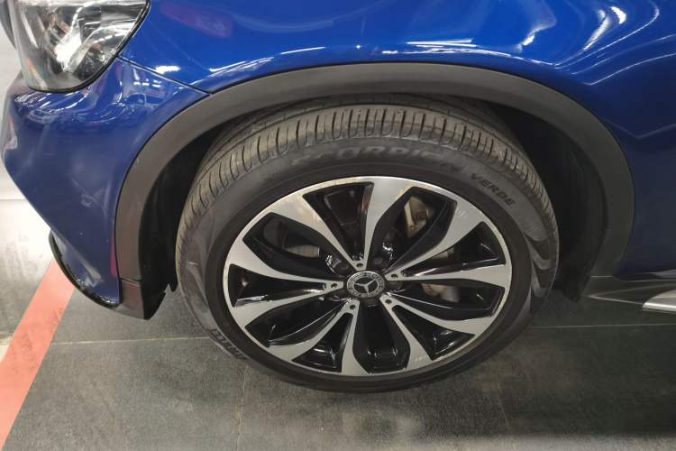 Used Mercedes-Benz GLC Coupe 2017 GLC 260 4MATIC Coupe SUV Exterior 4