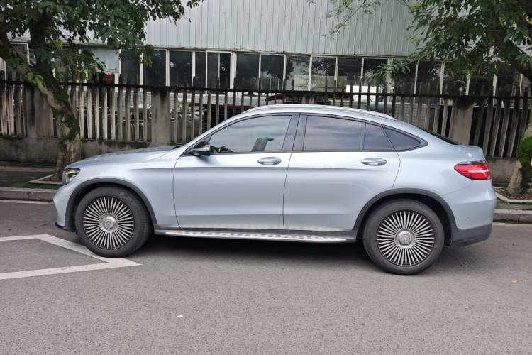 Used Mercedes-Benz GLC Coupe 2017 GLC 200 4MATIC Coupe SUV Exterior 5
