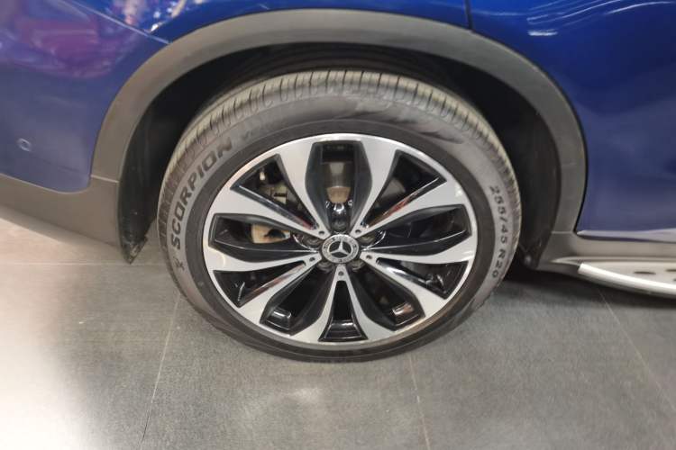 Used Mercedes-Benz GLC Coupe 2017 GLC 260 4MATIC Coupe SUV Exterior 5