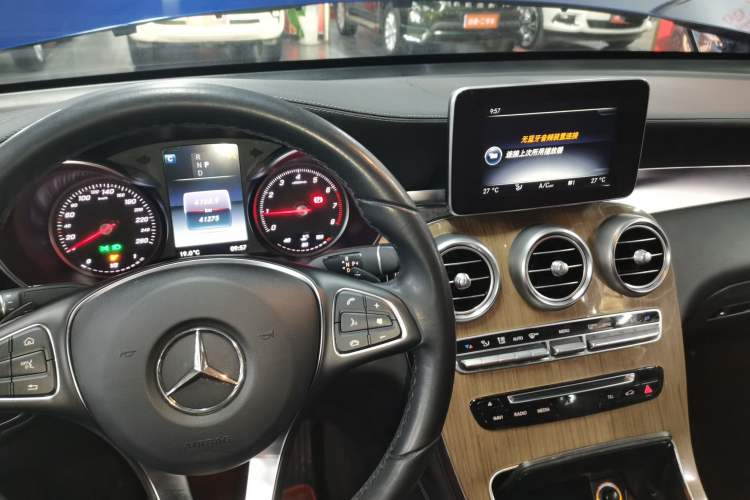 Used Mercedes-Benz GLC Coupe 2017 GLC 260 4MATIC Coupe SUV Gear Lever