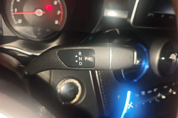 Used Mercedes-Benz GLC Coupe 2017 GLC 260 4MATIC Coupe SUV Gear Lever