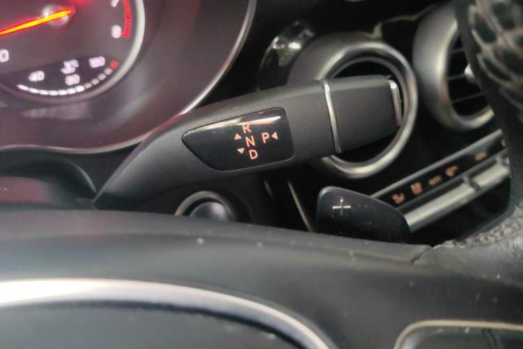 Used Mercedes-Benz GLC Coupe 2017 GLC 200 4MATIC Coupe SUV Gear Lever