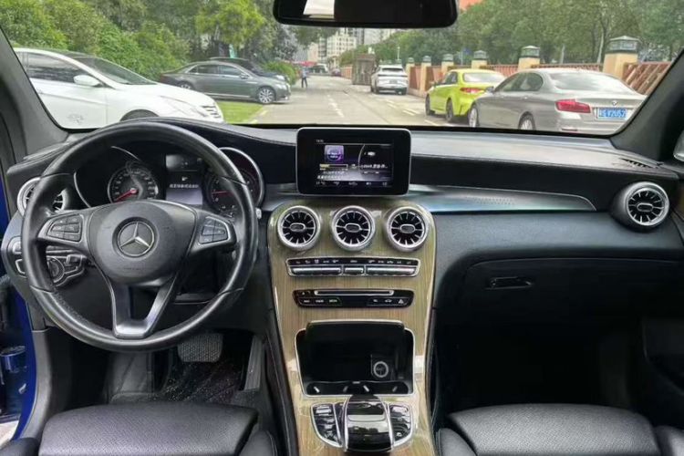 Used Mercedes-Benz GLC Coupe 2017 GLC 260 4MATIC Coupe SUV Interior 1