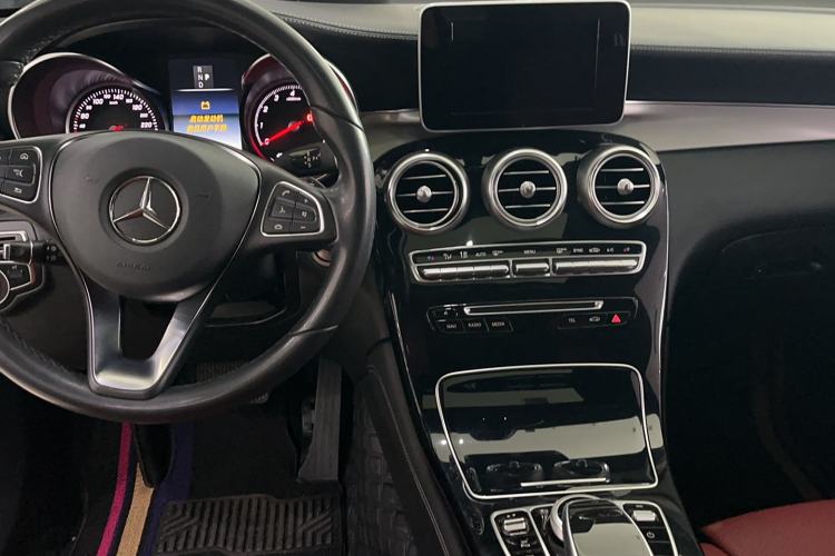 Used Mercedes-Benz GLC Coupe 2017 GLC 200 4MATIC Coupe SUV Interior 3