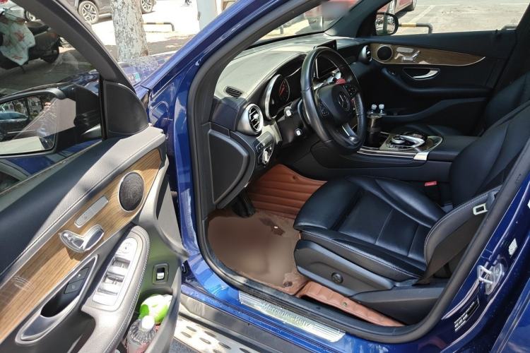 Used Mercedes-Benz GLC Coupe 2017 GLC 260 4MATIC Coupe SUV Interior 3