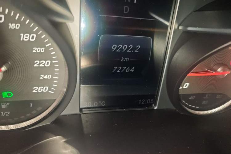 Used Mercedes-Benz GLC Coupe 2017 GLC 260 4MATIC Coupe SUV Odometer Close Up