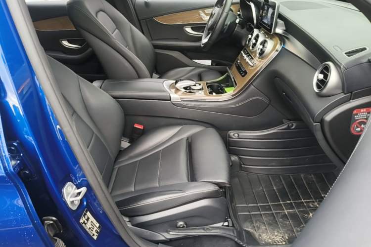 Used Mercedes-Benz GLC Coupe 2017 GLC 260 4MATIC Coupe SUV Right Front Seat