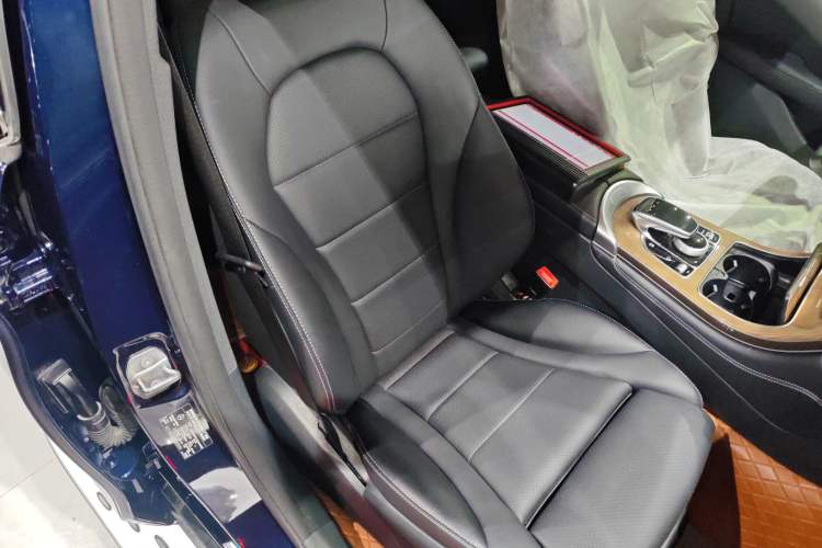 Used Mercedes-Benz GLC Coupe 2017 GLC 260 4MATIC Coupe SUV Right Front Seat