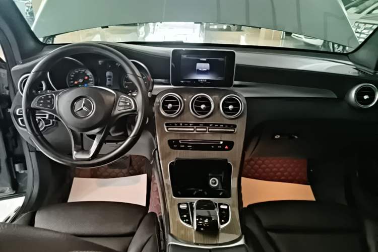 Used Mercedes-Benz GLC Coupe 2017 GLC 260 4MATIC Coupe SUV Audio And AC Panel