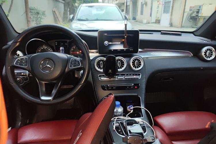 Used Mercedes-Benz GLC Coupe 2017 GLC 300 4MATIC Coupe SUV Center Console