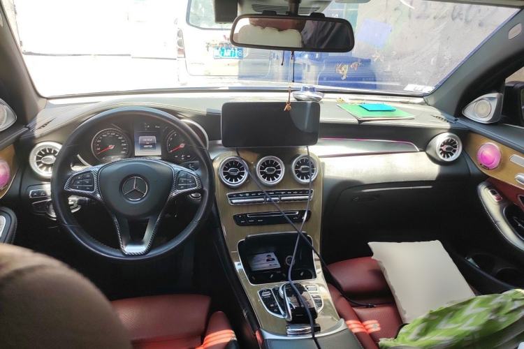 Used Mercedes-Benz GLC Coupe 2017 GLC 260 4MATIC Coupe SUV Center Console