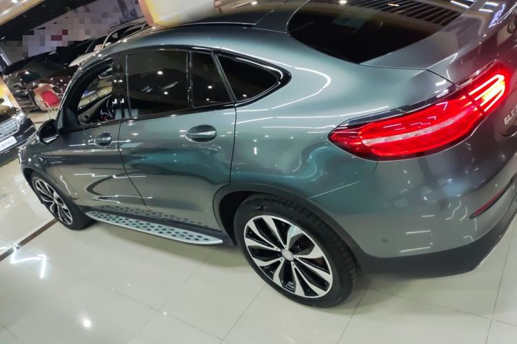 Used Mercedes-Benz GLC Coupe 2017 GLC 260 4MATIC Coupe SUV Exterior 3