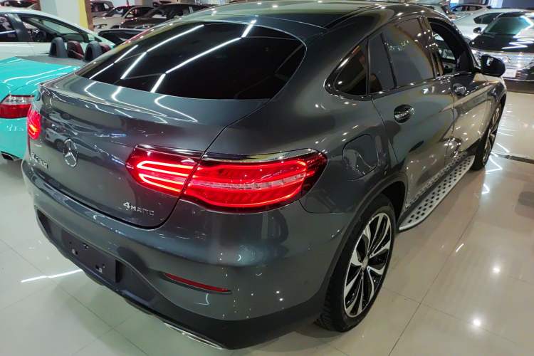 Used Mercedes-Benz GLC Coupe 2017 GLC 260 4MATIC Coupe SUV Exterior 5